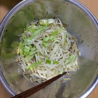 余ったナムルorマリネで...　簡単サラダうどん！